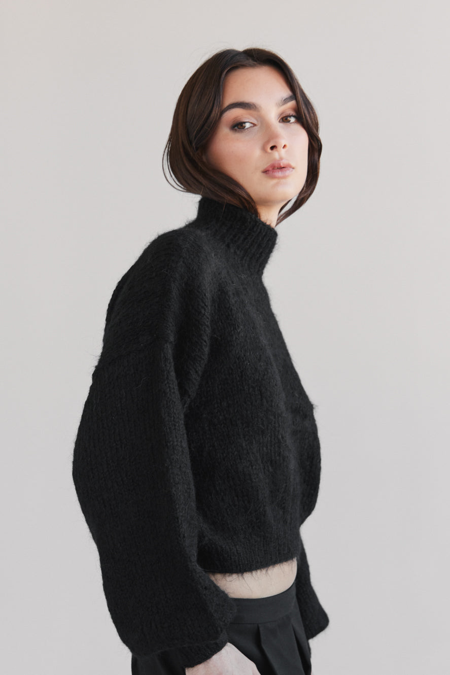 Suri Alpaca Crop - Black